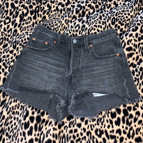 Levi’s 501 Mid-Rise Denim Short - Picture 1 of 4